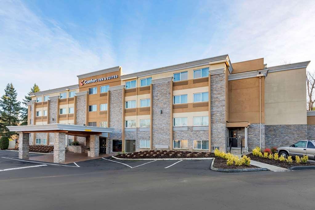Comfort Inn & Suites Tigard Near Washington Square Exterior foto